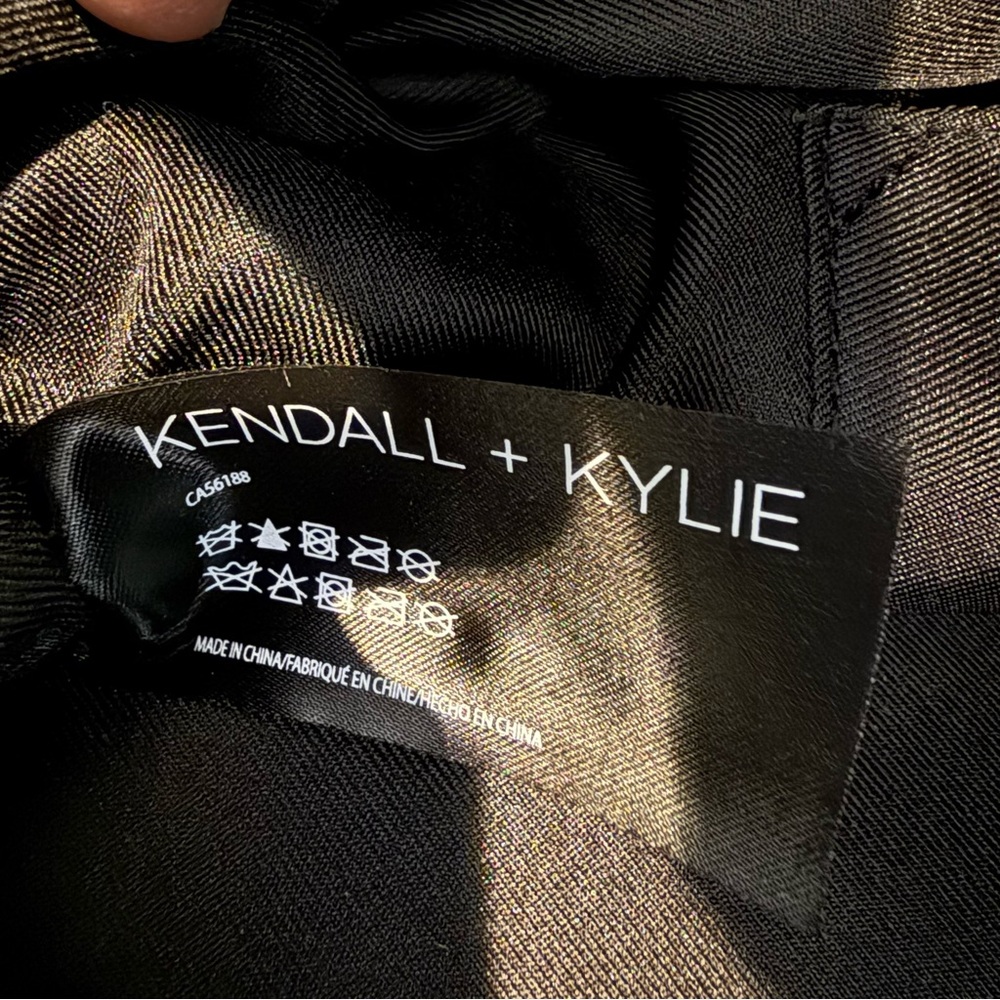 Kendall & Kylie Vibrant Yellow Bag with Black Accents - Picture 11 of 16